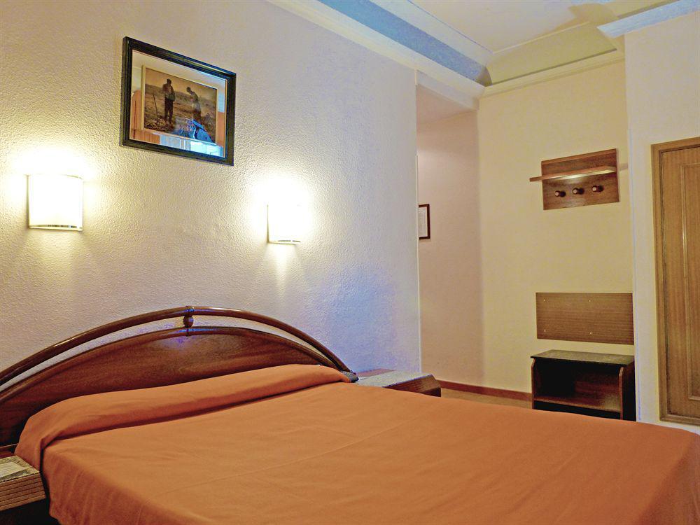 Gran Ingles - The Leading Of The World Madrid