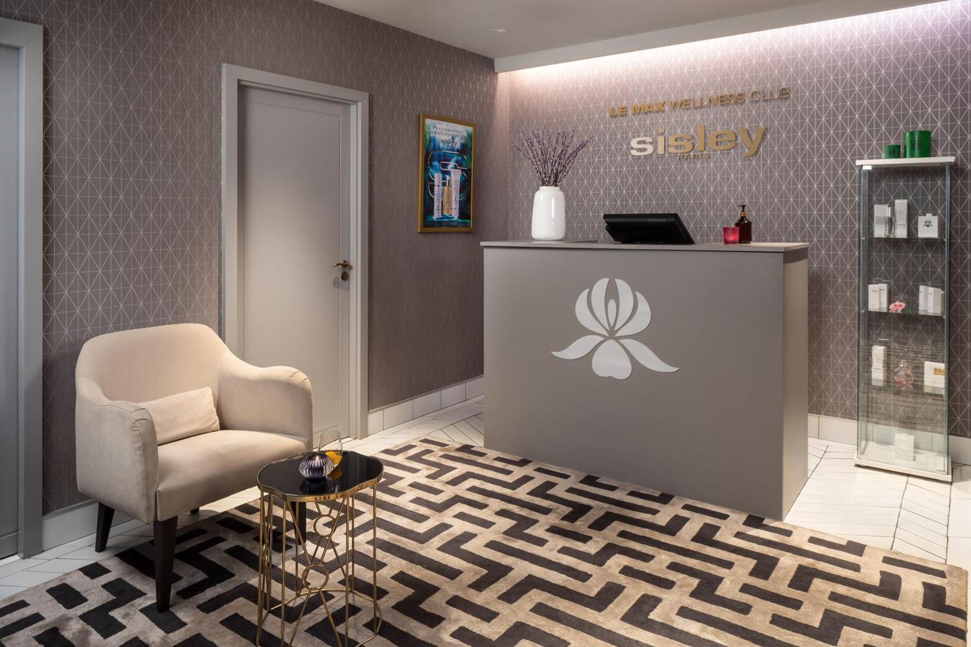 Gran Ingles - The Leading Of The World Hotel Madrid