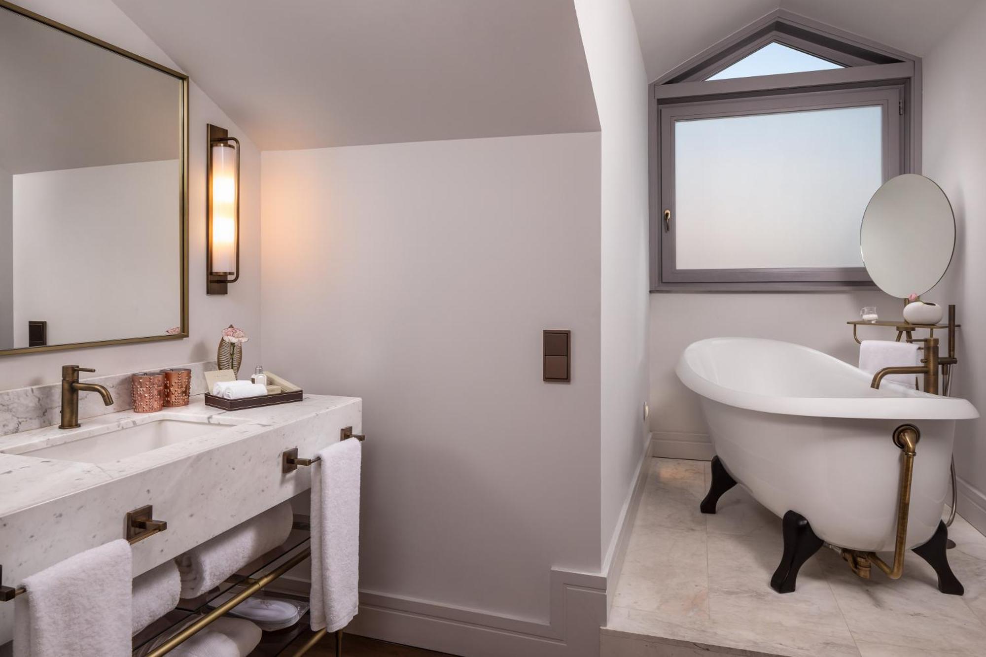 Gran Ingles - The Leading Of The World 5* Madrid
